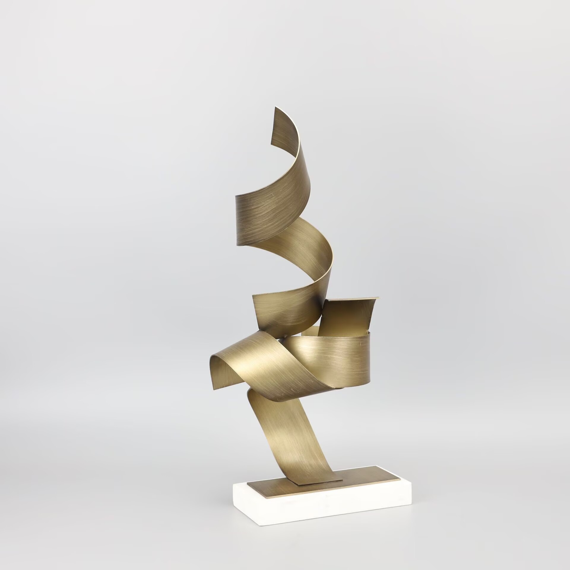 Nordic Running Figure Sculptur - Lighting Decor Inc ulasan dan harga